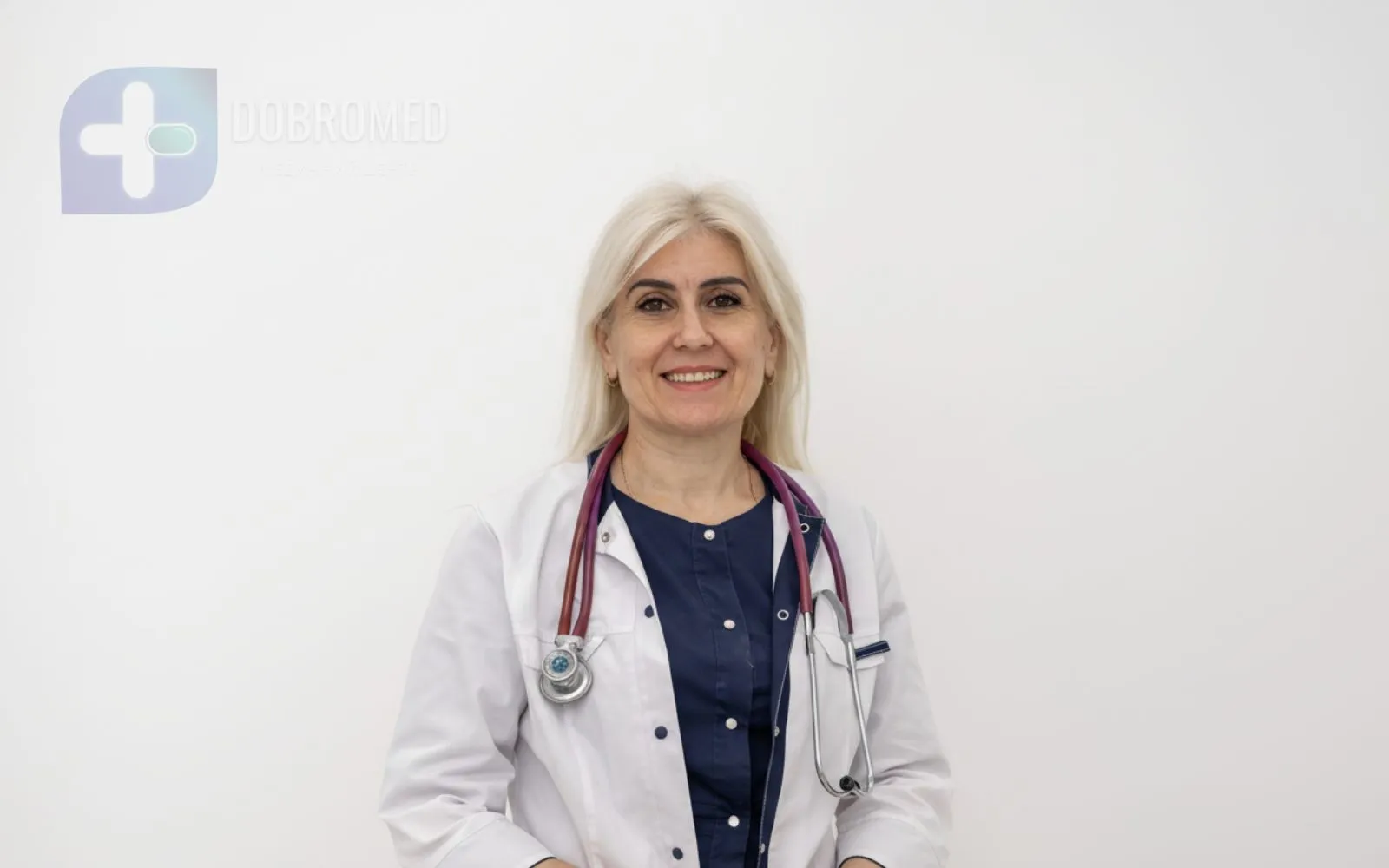 Лікар-нарколог центру Добро готується до процедури кодування вдома, Одеса