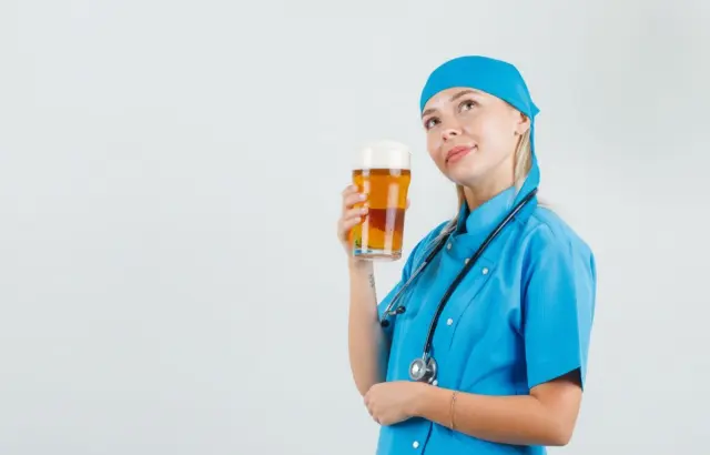 Алкогольная зависимость: стадии, симптомы, лечение